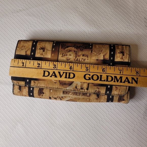 "I Love Lucy" Trifold Wallet - Picture 4 of 12